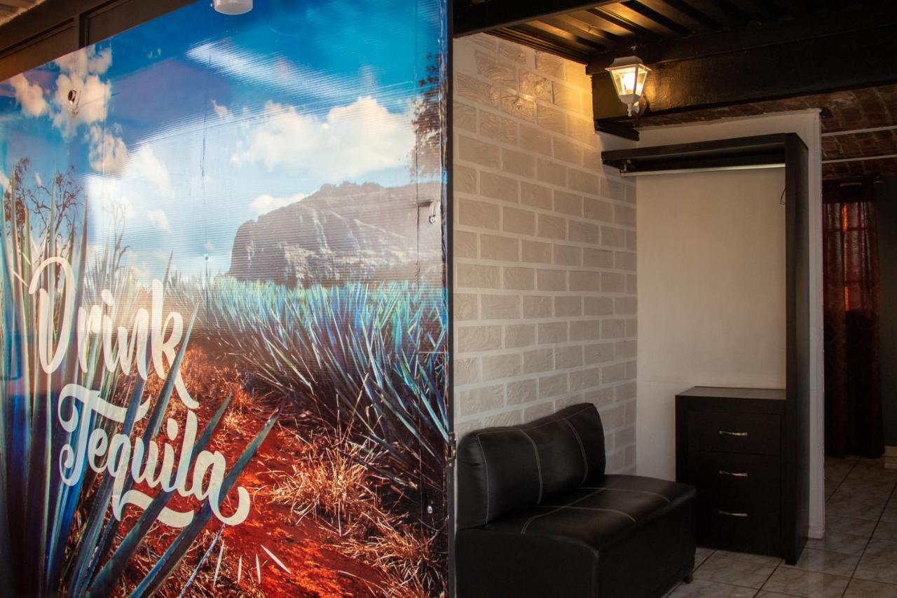Hotel Boutique Charlotte Arandas Exterior photo